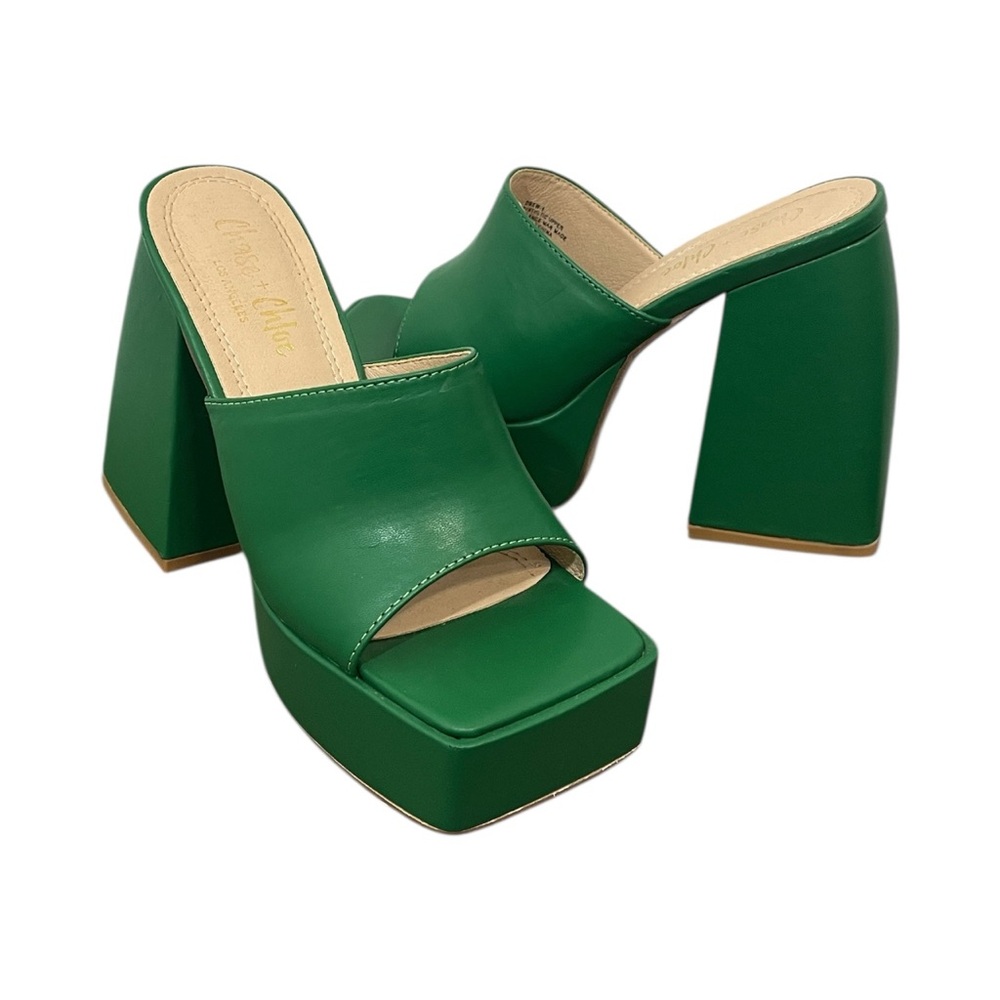 Green 90’s Y2K Era Chunky Open Toe Platform Heeled Sandals Size 7